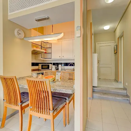 In Yucca Park * אדחה